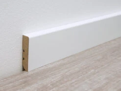 Plinthe Carrée Blanche à Peindre (âme MDF)