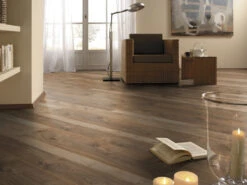 Stratifié Chêne Rosemont D3665 Exquis Plancher Pont De Bateau -Sol Fournitures Boutique D3665 ambiente1FZK5Y3yCDuE7k