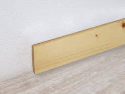 Osmo Plinthe En épicéa Massif Noueux Non Traité