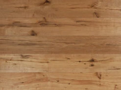 Parquet Chêne Rustique Au Format De Lames Larges à L'ancienne Brossé