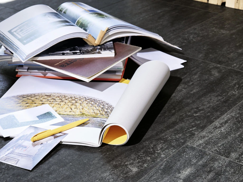 Sol Design MeisterDesign.flex DB 400 Black Lava 7323 Au Format De Lames Larges à L'ancienne 6 Sol Design MeisterDesign.flex DB 400 Black Lava 7323 Au Format De Lames Larges à L'ancienne – Image 4